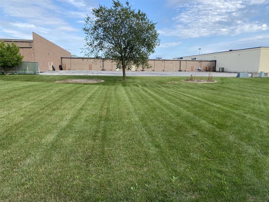 Commercial Lawn Mowing Services in Neenah WI